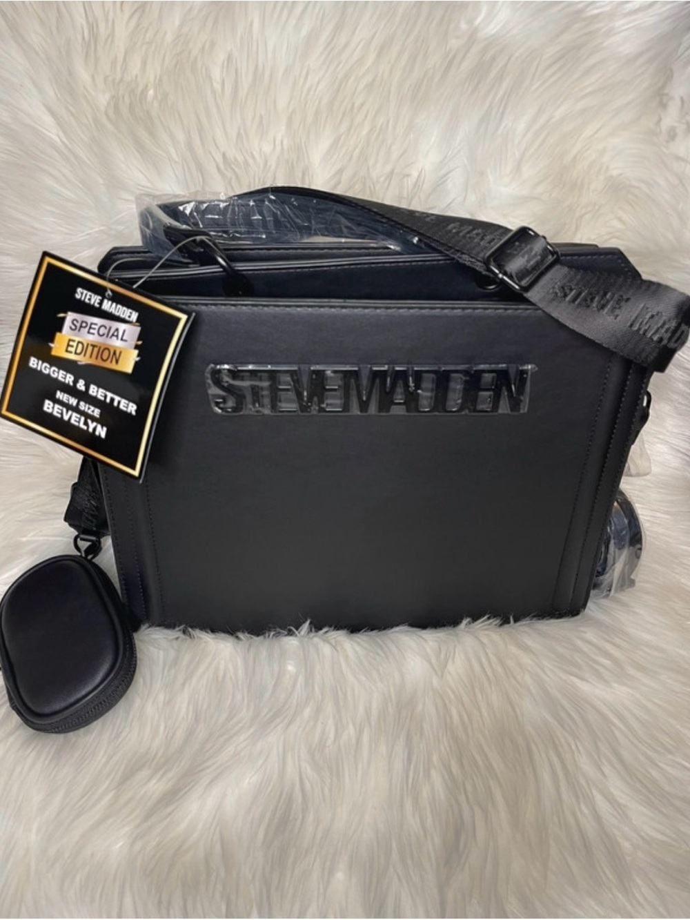 Steve Madden Black Special Edition LARGE size BEVELYN